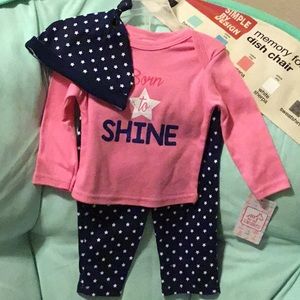 NEW BABY OUTFIT SIZE 6-9 MONTHS. GREAT SHOWER GIFT
